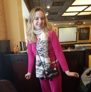 Meet your Posher, Claire